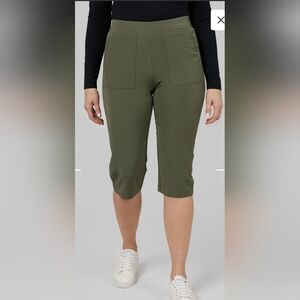 NWT 32 Degrees Women's Stretch Woven Capris